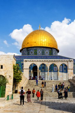 JERUSALEM, ISRAEL - 5 Ekim 2017: Kubbe of the Rock, Kudüs, İsrail 'deki Tapınak Dağı' nın tepesindeki kutsal bir yer.