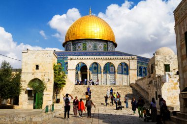 JERUSALEM, ISRAEL - 5 Ekim 2017: Kubbe of the Rock, Kudüs, İsrail 'deki Tapınak Dağı' nın tepesindeki kutsal bir yer.