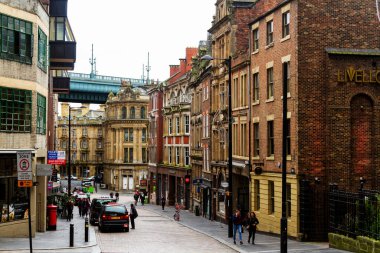 NEWCASTLE UPON TYNE, İngiltere - 28 Ekim 2017: İngiltere 'nin kuzeydoğusunda Tyne üzerinde Newcastle şehir merkezi