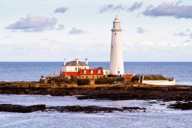 İngiltere, Tyne 'deki Newcastle yakınlarındaki Saint Mary Deniz Feneri.