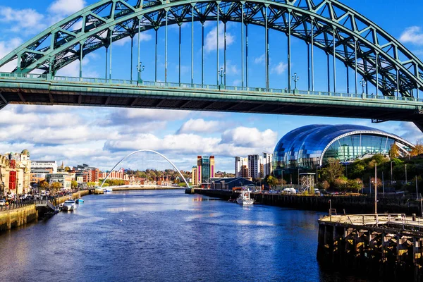 Klasszikus Kilátás Iconic Tyne Híd Átívelő Folyó Tyne Között Newcastle — Stock Fotó