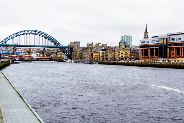 Vista Clássica Ponte Iconic Tyne Que Atravessa Rio Tyne Entre — Fotografia de Stock