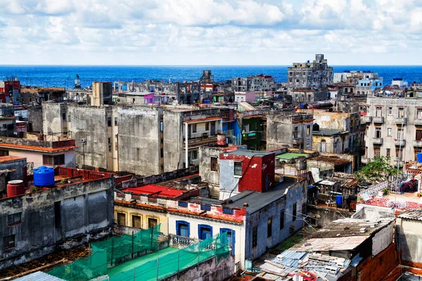 キューバのハバナの屋根の上からの眺め — ストック写真