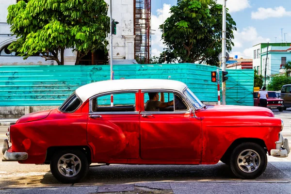 Havana Cuba Listopad 2017 Stary Kolorowy Zabytkowy Klasyczny Samochód Ulicach — Zdjęcie stockowe