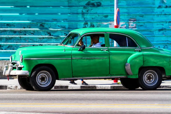 Havana Cuba November 2017 Régi Színes Vintage Klasszikus Autó Havanna — Stock Fotó