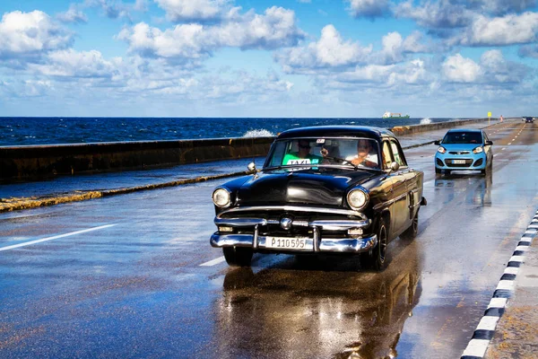 Havana Cuba November 2017 Régi Klasszikus Veterán Autók Közlekednek Híres — Stock Fotó