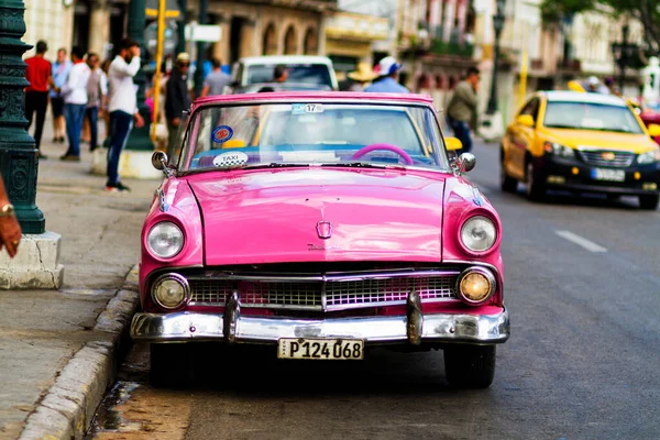 Havana Cuba November 2017 Oude Kleurrijke Vintage Klassieke Auto Straten — Stockfoto