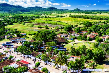 Valley de los Ingenios - Şeker Değirmeni Vadisi, UNESO Dünya Mirası Bölgesi Trinidad, Küba. Ünlü turistik mekan. Kulenin tepesinden bak.