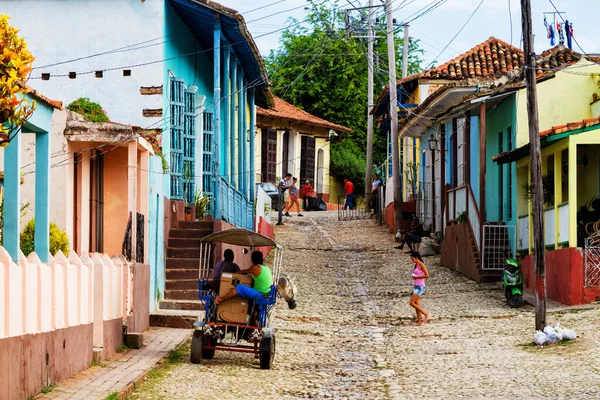 Trinidad Cuba Noviembre 2017 Vista Calle Trinidad Con Coloridas Rojas — Foto de Stock