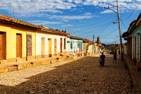 Trinidad Cuba November 2017 Zicht Trinidad Straat Met Kleurrijke Rood — Stockfoto