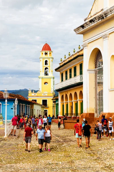 Trinidad Cuba Listopad 2017 Widok Ulicę Trinidad Kolorowymi Czerwonymi Żółtymi — Zdjęcie stockowe