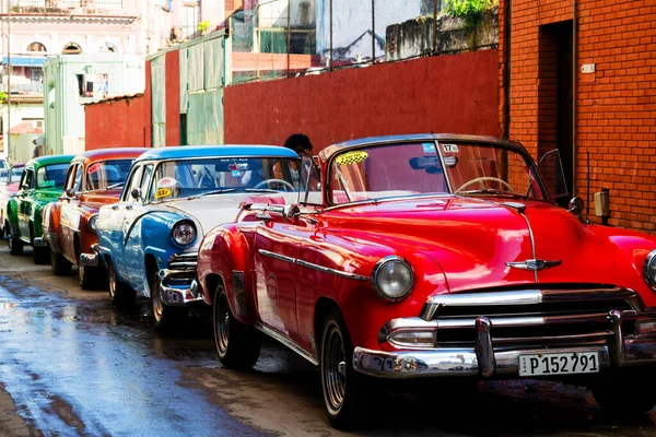 Havana Cuba November 2017 Gammal Färgglad Vintage Klassisk Bil Gatorna — Stockfoto