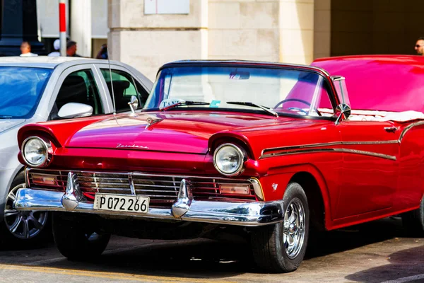 Havana Cuba November 2017 Mobil Klasik Lama Berwarna Warni Jalanan — Stok Foto