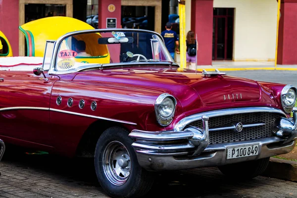 Havana Cuba Listopad 2017 Stary Kolorowy Zabytkowy Klasyczny Samochód Ulicach — Zdjęcie stockowe