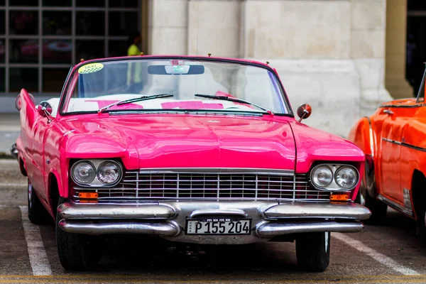 Havana Cuba Νοεμβρίου 2017 Παλιό Πολύχρωμο Vintage Κλασικό Αυτοκίνητο Στους — Φωτογραφία Αρχείου