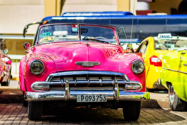 Havana Cuba November 2017 Gammal Färgglad Vintage Klassisk Bil Gatorna — Stockfoto