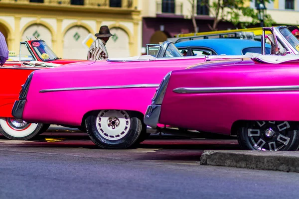 Havana Cuba November 2017 Gammal Färgglad Vintage Klassisk Bil Gatorna — Stockfoto