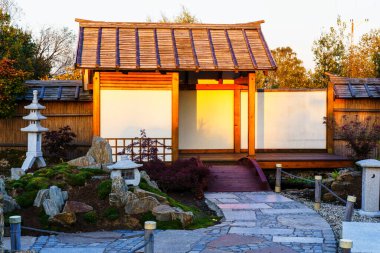 Çadırlı Japon bahçesi