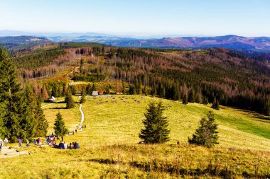 Yüksek Tatras Dağları (Vysoke Tatry, Tatry Wysokie, Magas-Tatra), Polonya 'nın güneyinde, Presov bölgesinde Slovakya sınırı boyunca uzanan bir sıradağdır..