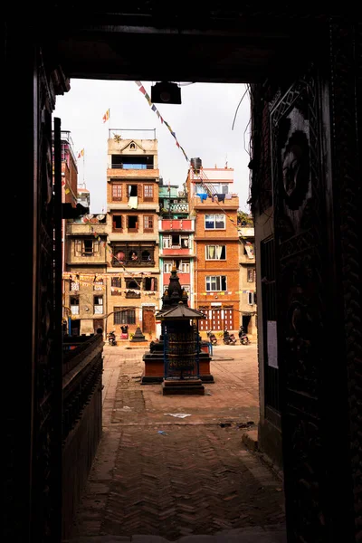 Kathmandu Nepal Dec 2018 Buddhist Stupa Courtyard Surrounded Local Buildings — Stock Photo, Image