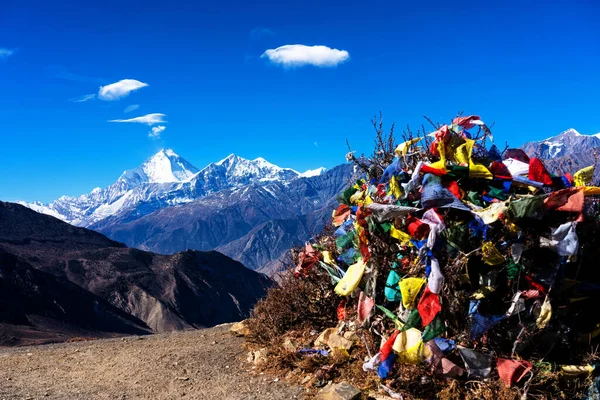 Muktinath Nepal Dec 2018 Pilha Tibetana Pedras Bandeiras Coloridas Passe — Fotografia de Stock