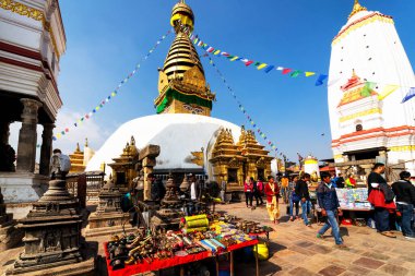 KATHMANDU, NEPAL - 8 DEC 2018: Nepal Katmandu 'daki Swayambhunath Maymun Tapınağı Stupa.