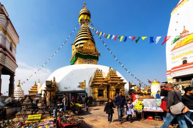 KATHMANDU, NEPAL - 8 DEC 2018: Nepal Katmandu 'daki Swayambhunath Maymun Tapınağı Stupa.
