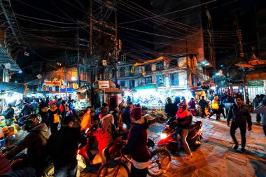 KATHMANDU - 9 Aralık 2018: Nepal 'in orta kesiminde trafik sıkışıklığı ve hava kirliliği.