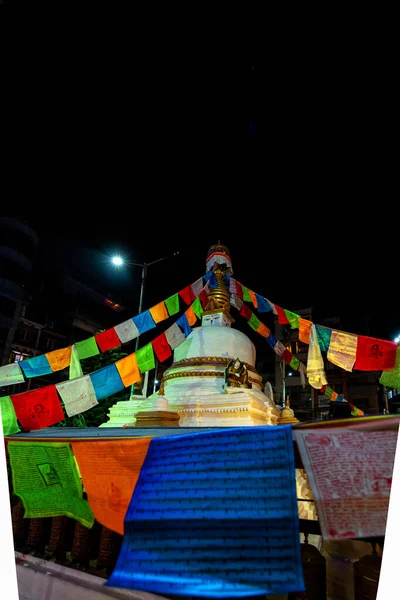 Buddhist Stupa Courtyard Surrounded Local Buildings — Stock Photo, Image