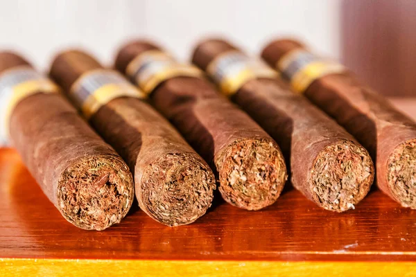 Kubanische Zigarren Die Gesamte Zigarrenproduktion Kuba Wird Von Der Kubanischen — Stockfoto