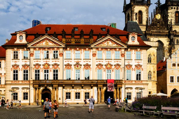 プラハ チェコ共和国 2018年8月5日 プラハの旧市街広場 聖母マリア大聖堂 フース記念碑 Czech Republic — ストック写真