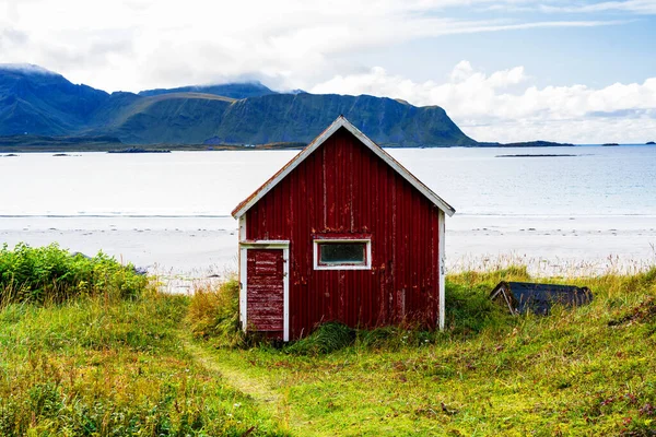 Red Rorbu Ramberg Beach Dans Les Îles Lofoten Norvège — Photo