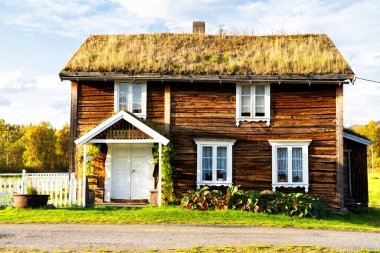 Bardu ahşap mimari miras parkı. Antika binalar