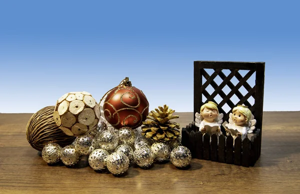 Two Angels Singing Small Fence Decoration Christmas Balls — Stock Photo, Image