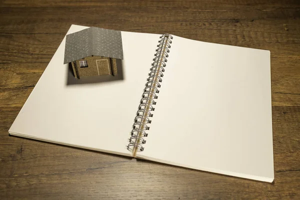 Casa Madeira Branco Caderno Branco — Fotografia de Stock