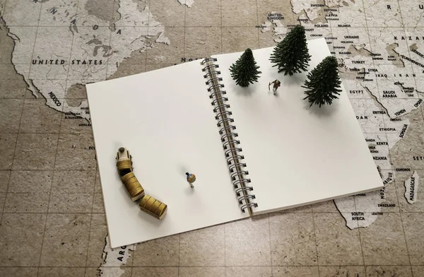 Two Traveler Miniatures Notebook Pine Tree Wooden Train — Stock Photo, Image