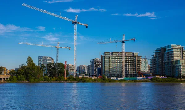 Start Bouw Van Een Nieuwe Woonwijk Aan Oevers Van Rivier — Stockfoto