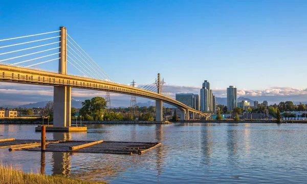 Ponte Sky Train Che Collega Richmond Vancouver City Sul Fiume Immagini Stock Royalty Free