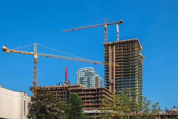 Budowa Nowych Wieżowców Coquitlam City Plac Budowy Przemysłowej Sprzęt Budowlany — Zdjęcie stockowe