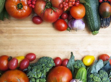 Domates, kabak, salatalık, sarımsak ve brokoli  