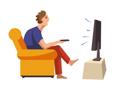 TV programlarından bağımlısı adam yumuşak kanepeye oturur