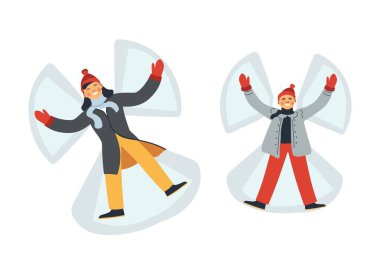 Kar melek anne ve oğlu kar kış açık hava etkinliği