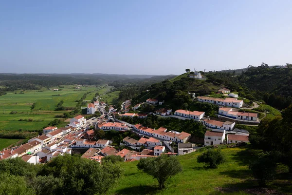 Vista Elevada Cidade Aljezur Com Suas Casas Caiadas Branco Ruas — Fotografia de Stock