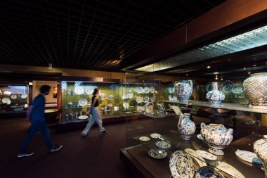 Lisbon, Portekiz - 04 Mayıs 2018: Ziyaretçi eski Ulusal Müzesi Sanat, Lisbon, Portekiz. 