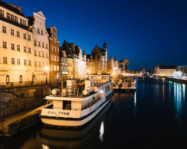 Gdansk, Polonya - 09 Mayıs 2018: Gdansk kent geceleri.