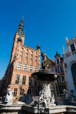 Gdansk, Polonya - 11 Mayıs, 2018:Neptune'nın heykeli Lane'de uzun sokak eski kasaba Gdansk.