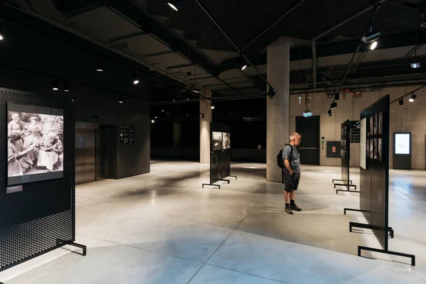 Gdansk, Polonya - 11 Mayıs 2018: Müzenin Buidling İkinci Dünya Savaşı yaz, Gdansk, Polonya'nın ziyaret