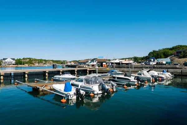 Göteborg, İsveç - 18 Mayıs 2018: Yelkenli ve İsveç'te Gothenburg Marina'da yahts. 