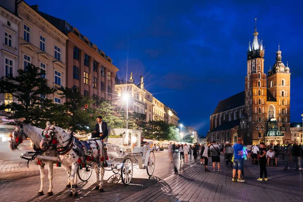 Κρακοβία Πολωνία Ιουλίου 2018 Άλογο Μεταφορά Στην Πλατεία Της Αγοράς — Φωτογραφία Αρχείου