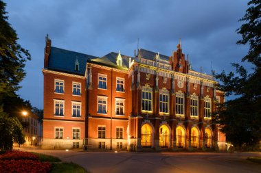 Krakow, Polonya - 22 Temmuz 2018: Hukuk Fakültesi ve Jagiellonian Üniversitesi Yönetim Binası